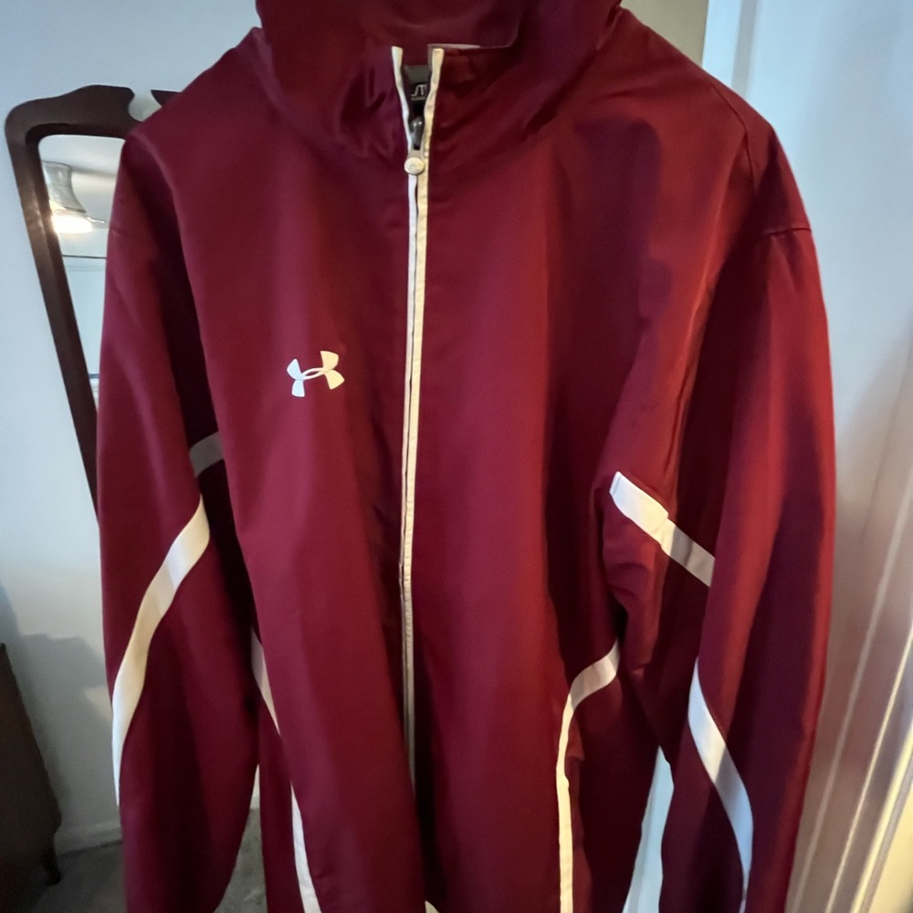 Men’s Under Armour wind jacket